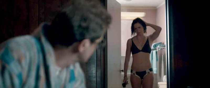 Emily_Blunt_-_Arthur_Newman_-_2_3.jpg