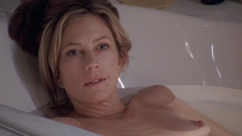 Ally-Walker-Tell-Me-You-Love-Me-S01E07_2
