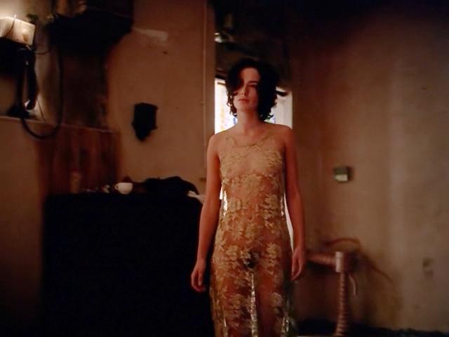 Lena Headey - The Hunger - S01E02 - 1_1
