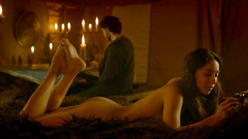 Oona Chaplin - Game of Thrones - S03E07_3
