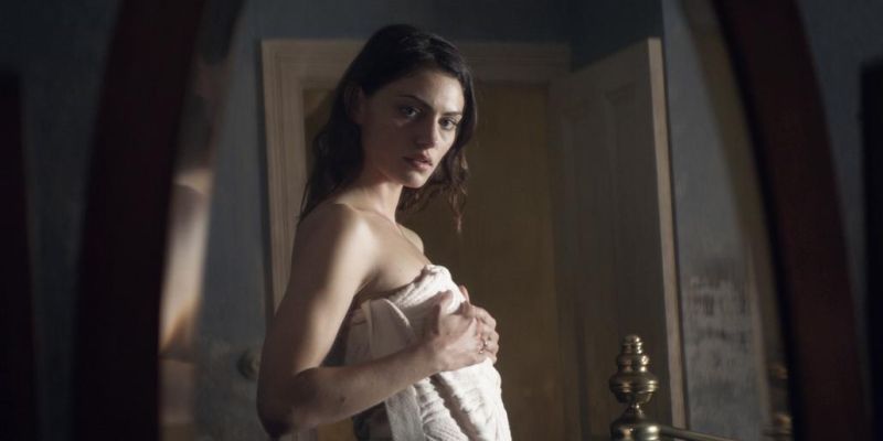 Phoebe Tonkin - Bloom - S01E02 - 1_1
