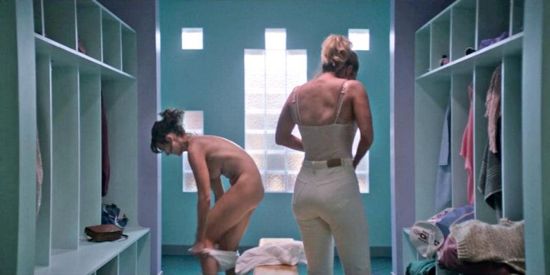 Alison Brie - GLOW - S01E01 - 1_2

