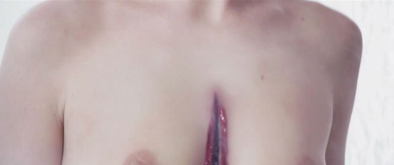 Christina_Ricci_-_AfterLife_-_2_3.jpg