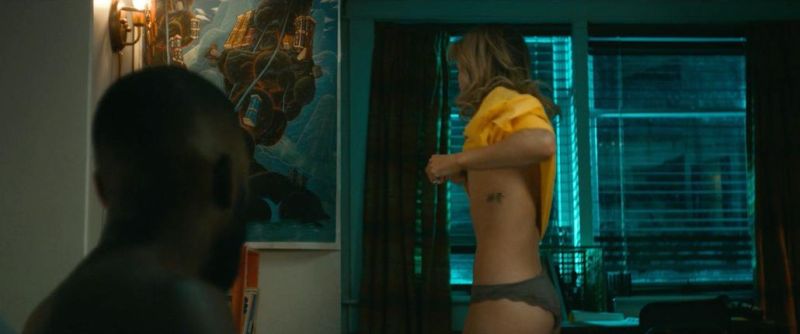 Rose McIver - Woke - S01E04_4

