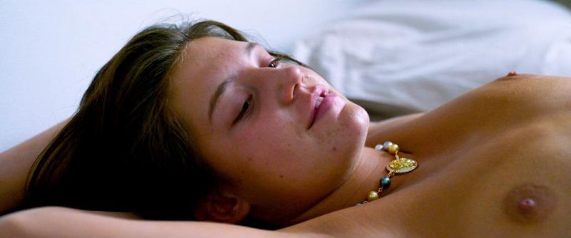 Adele Exarchopoulos & Gemma Arterton - Orpheline_2
