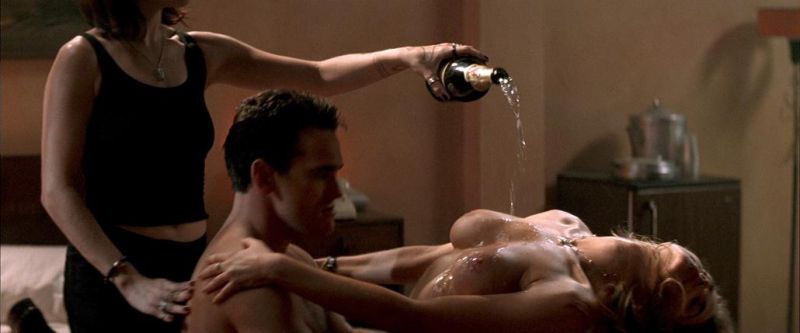 Denise-Richards-Neve-Campbell-Wild-Things-1_3.jpg