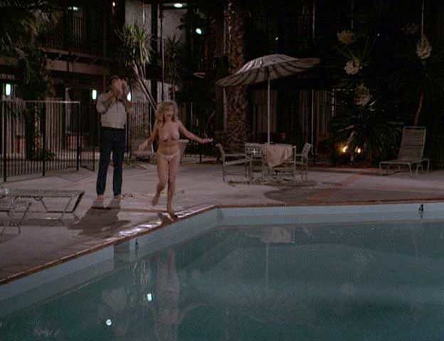 bM10153-BeverlyDAngelo@Vacation-2_2
