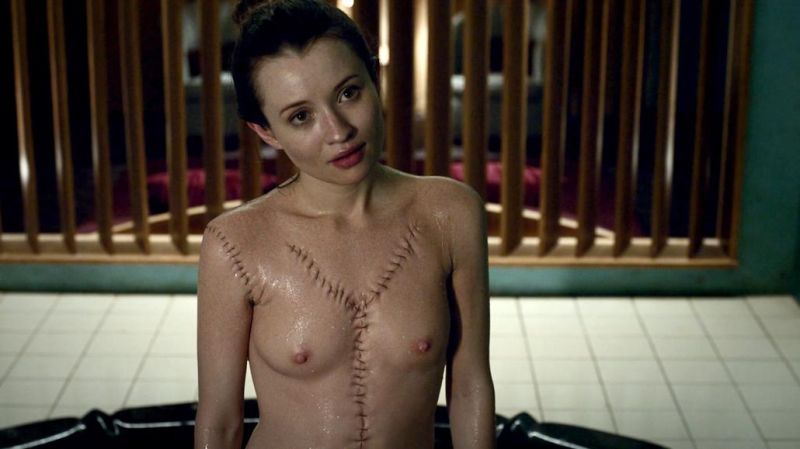 Emily Browning - American Gods - S01E05 - 1_3 (1)
