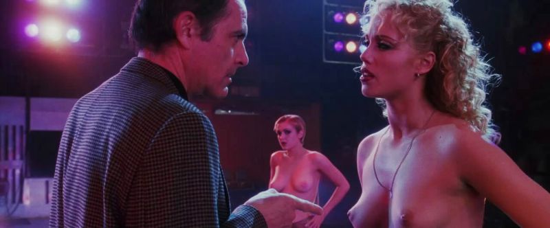 Elizabeth-Berkley-Bethany-Chesser-Showgirls_3.jpg
