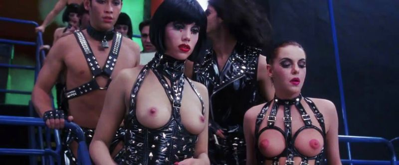Elizabeth-Berkley-Gina-Gershon-Showgirls-4_3.jpg