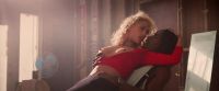 Elizabeth-Berkley-Showgirls-4_1.jpg