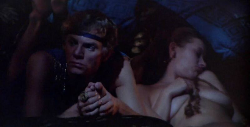 Helen Mirren - Caligula UR - 2_2 (1)
