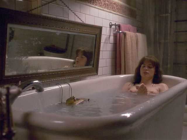 bM2978-JenniferJasonLeigh@SingleWhiteFemale-2_1
