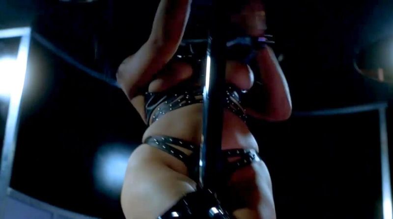 Jennifer Tilly - Dancing at the Blue Iguana - 1_4

