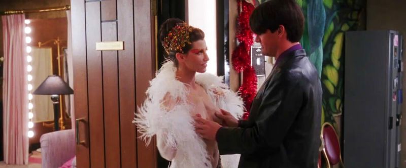 Gina-Gershon-Elizabeth-Berkley-Showgirls_3.jpg