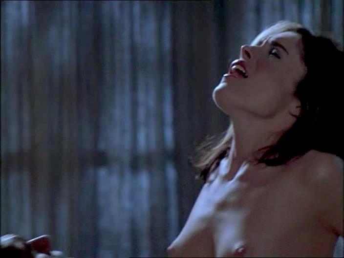 Lara Flynn Boyle (19)
