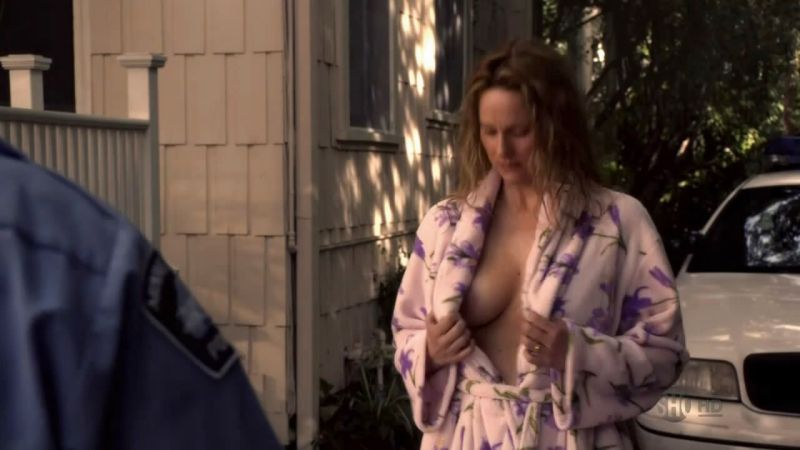 Laura Linney Nude (18)
