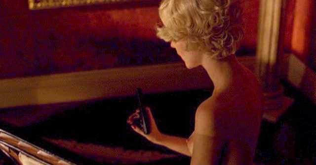 Lindy Booth Nude (7)
