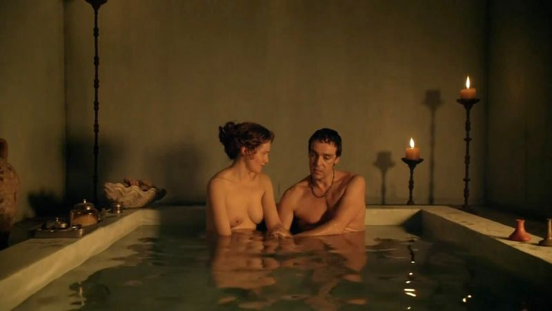 Lucy Lawless Nude (6)
