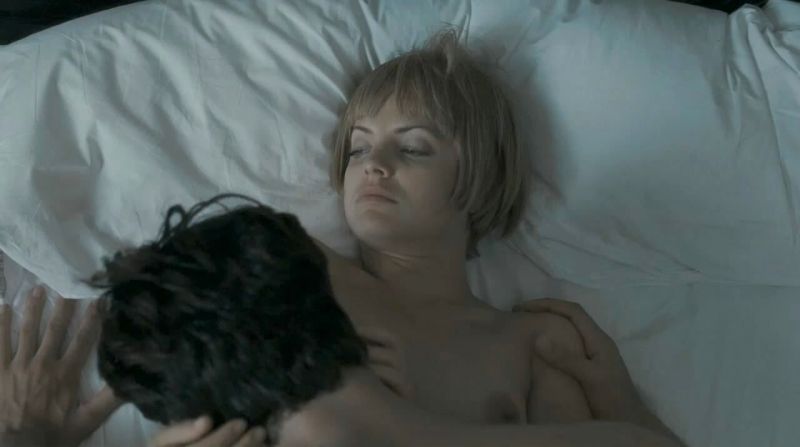 Mena Suvari Nude (12)
