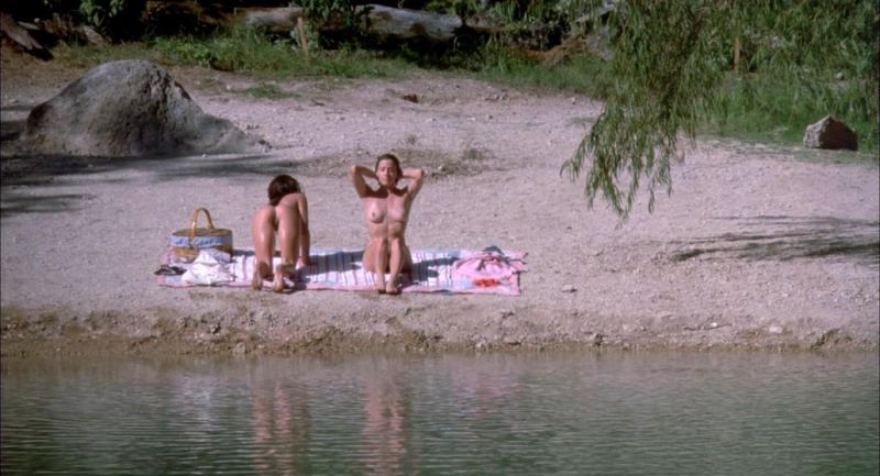 Jennifer-Connelly-Debra-Cole-The-Hot-Spot_1.jpg