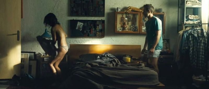 Zoe Saldana nude (4)
