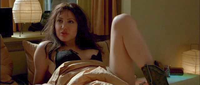 bM2954-AngelinaJolie_PushingTin_4.jpg