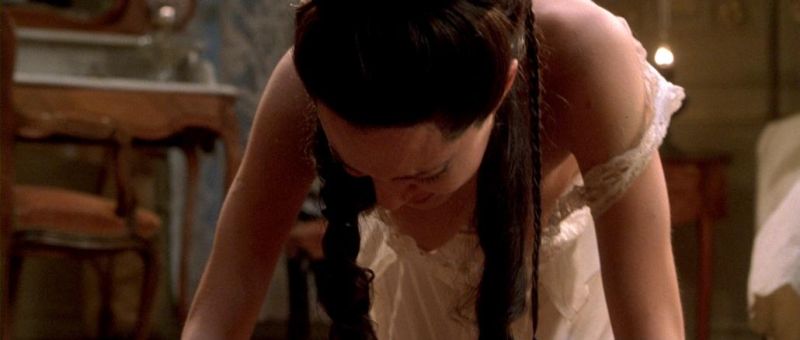 Angelina-Jolie-Original-Sin-4_4.jpg