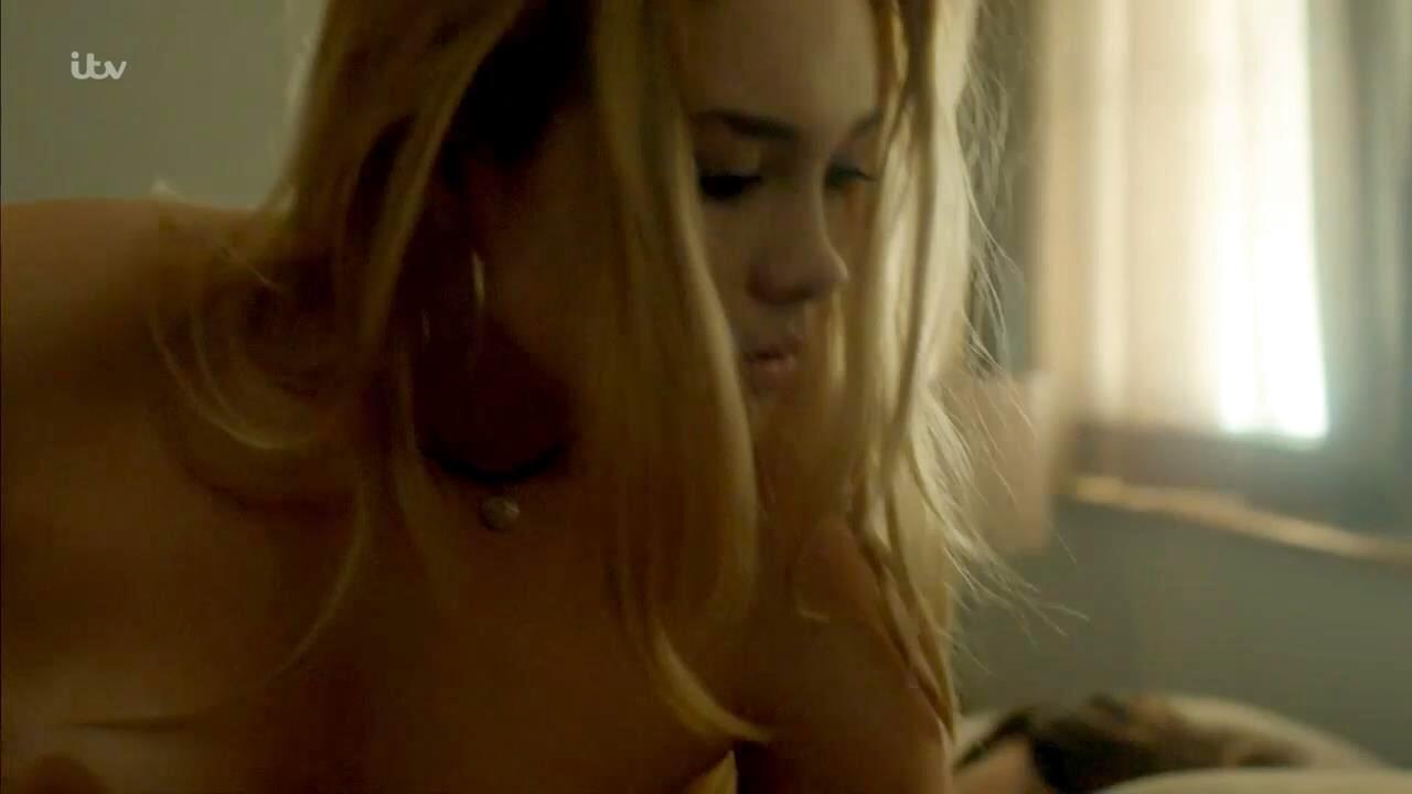 Florence Pugh Nude Scenes (30)
