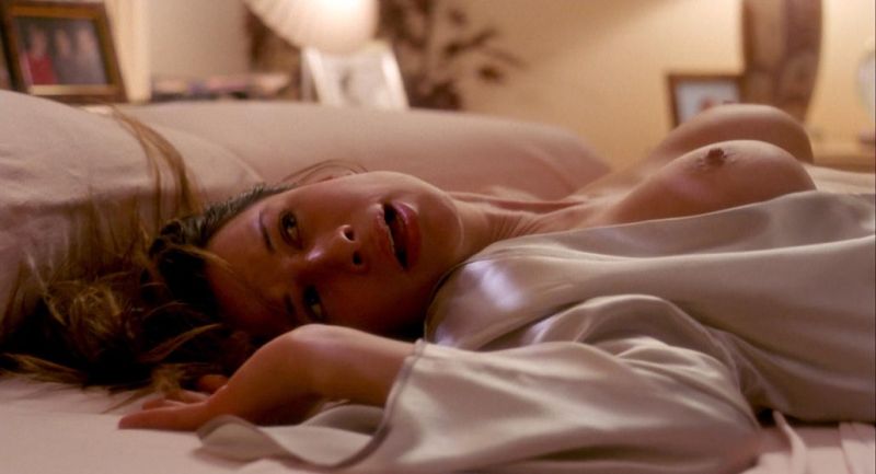Rhona-Mitra-Hollow-Man-3_3.jpg