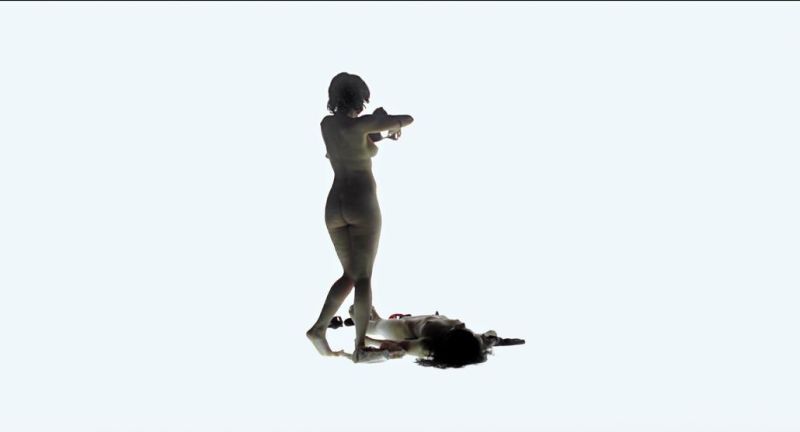 Scarlett Johansson & Lynsey Taylor Mackay - Under the Skin_4
