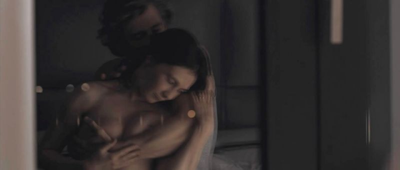 Carice van Houten - The Happy Housewife - 6_3
